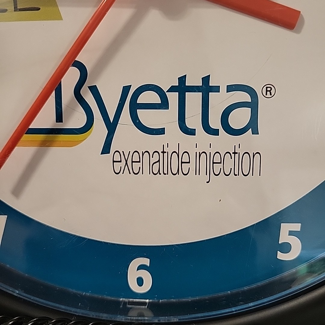 VINTAGE Byetta Pharmaceutical Drug Rep Promotional Quartz Wall Clock USA