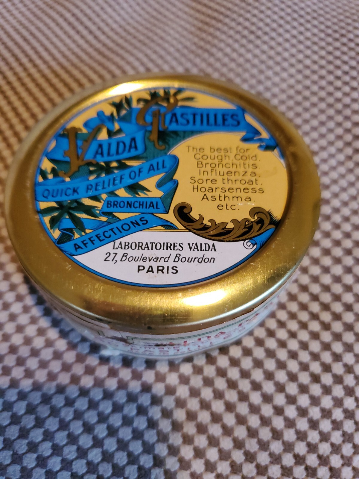 Vntg Tin Litho Valda Pastilles Medicine Cough Drops Menthol Paris France (Empty)