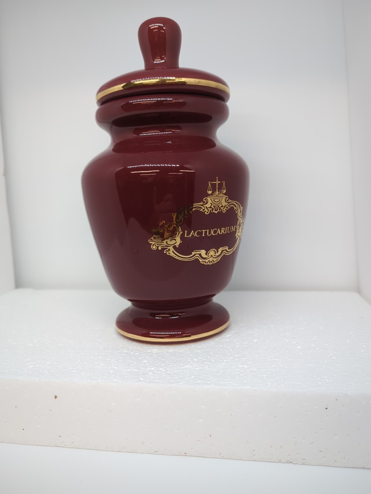 Vintage Burgundy Apothecary Jar with Lid Lactucarium w/ Scales in Gold Pharmacy