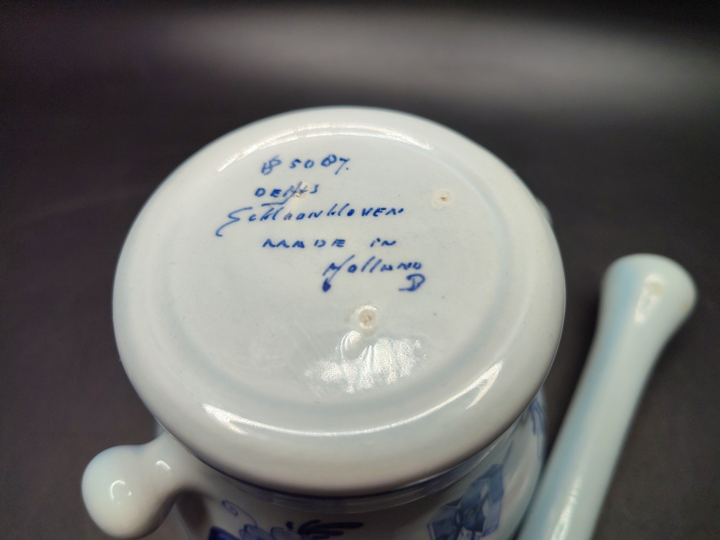 Delfts Apothecary Pestle and Mortar Floral Marked Schoonhoven Keramiek #5087