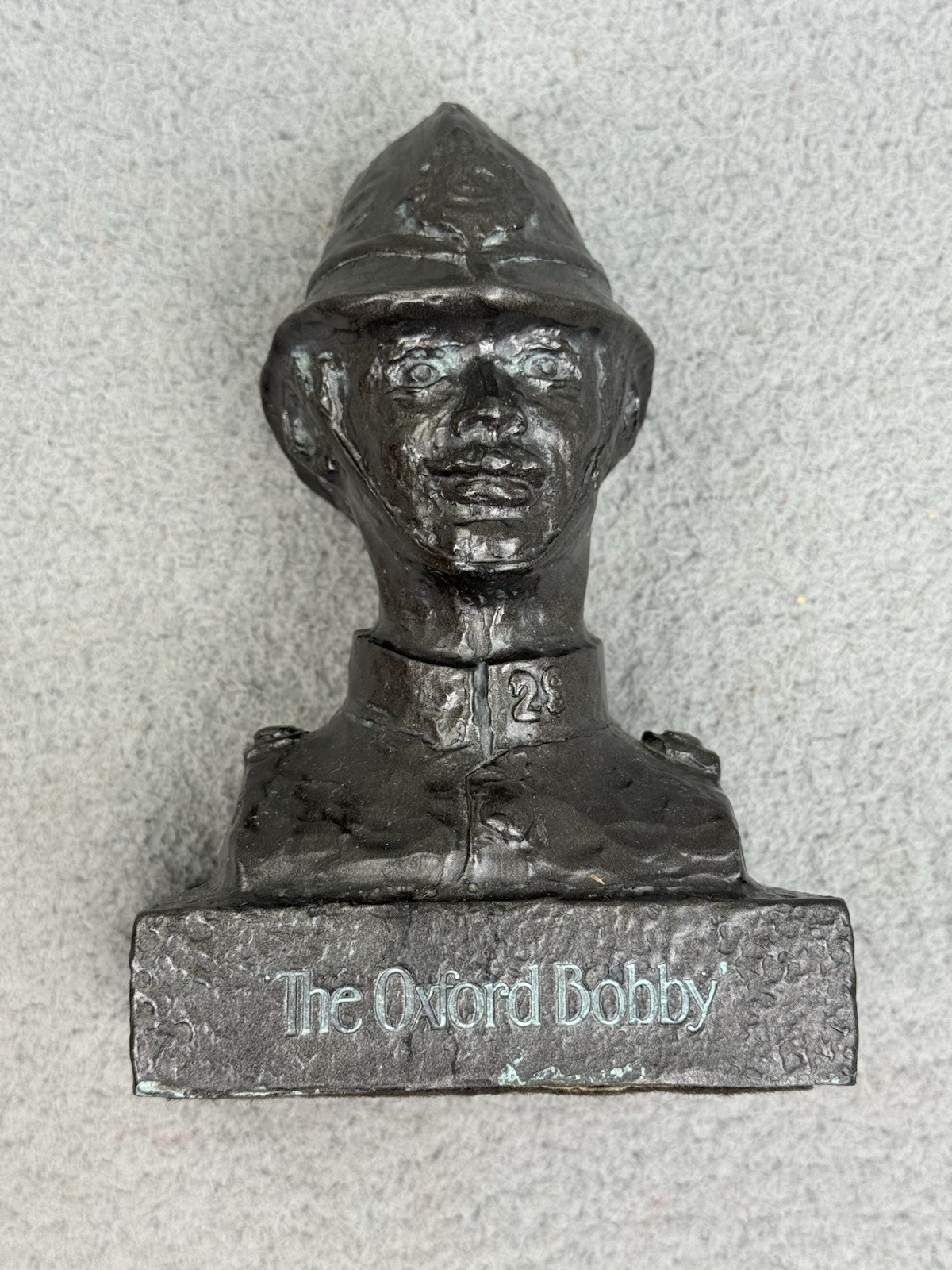 VINTAGE 1977 THE OXFORD BOBBY BOOKEND BUST BRITISH ENGLAND BRISTOL LABORATORIES