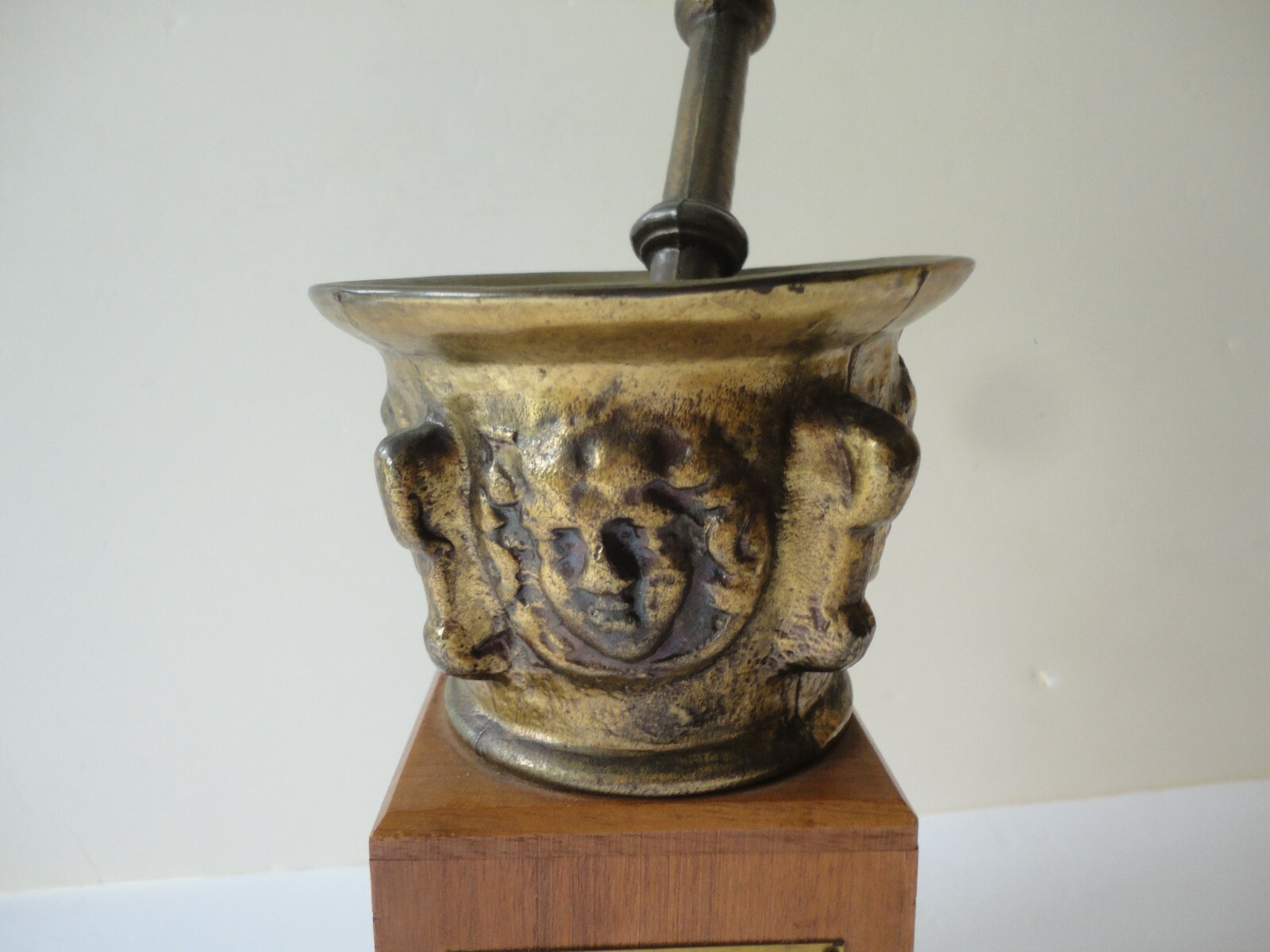 Vintage 1957 Brass Pharmacy Award Rexall 16th Century Mortar Pestle Spain Medusa