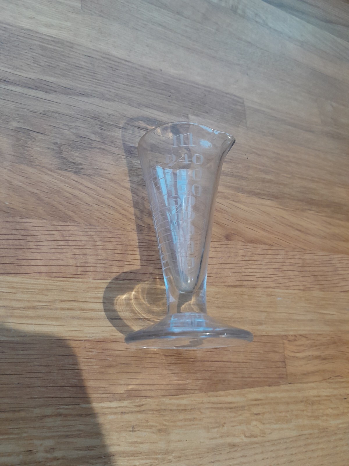 Antique Victorian measuring glass beaker apothecary etched marks Fl. DR