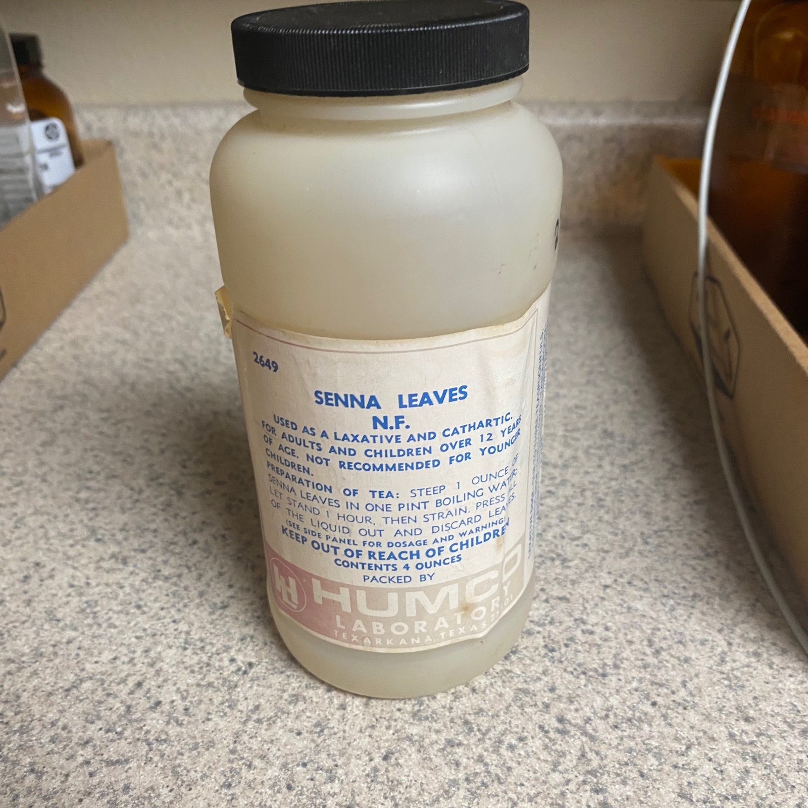 VTG Senna Leaves Plastic Cannister Lab Pharmacy 4oz Oddities Curiosities