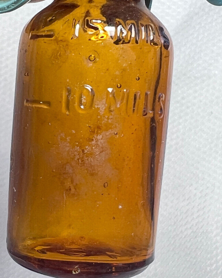 Vtg Blue Brown & Clear Drug Store Pharmaceutical Poison Trial Lot Of 3 Bottles