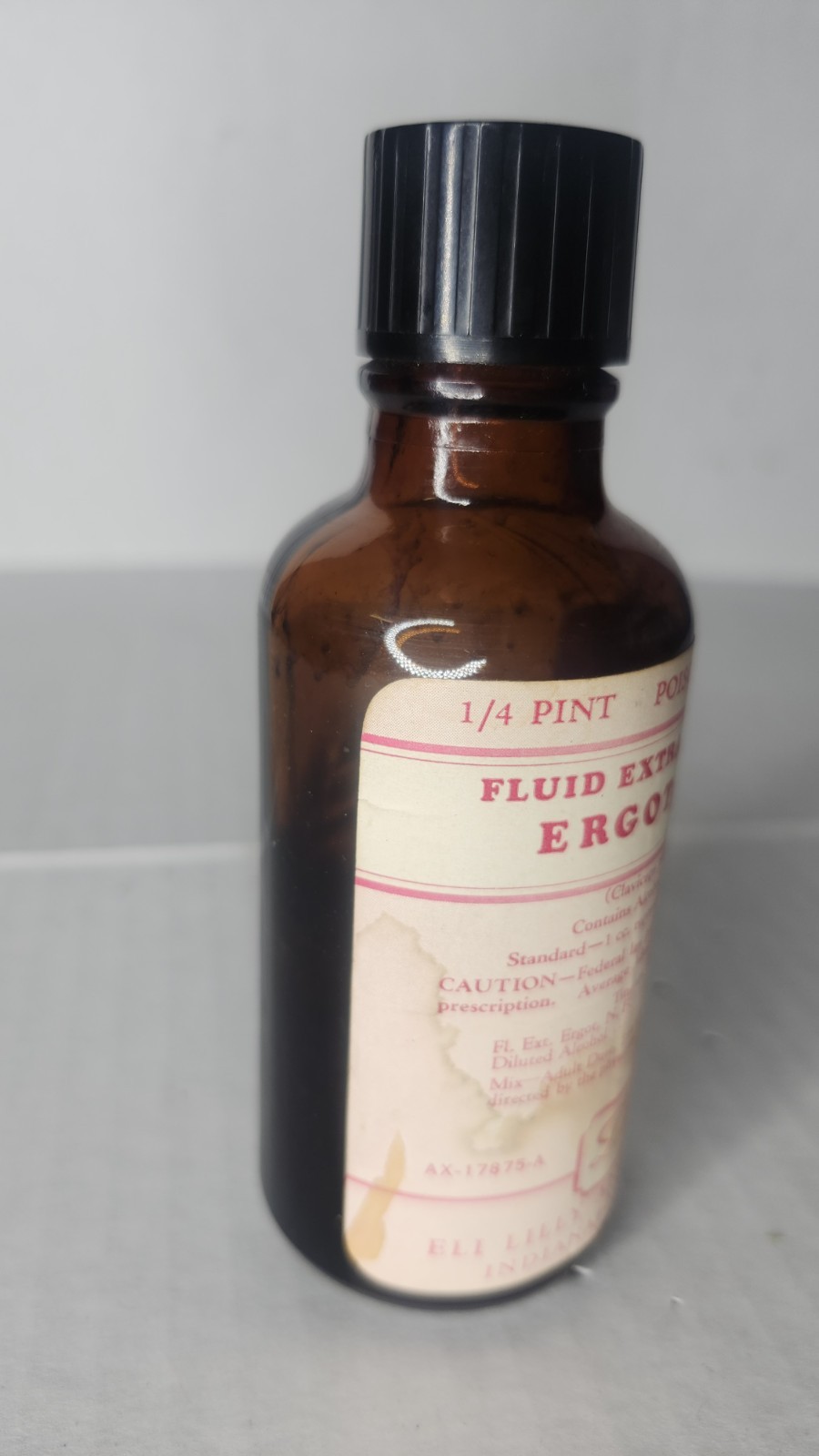 EMPTY Vintage Eli Lilly No. 186 Ergot, N.F. Pharmaceutical 1/4 pt, Over 51 years