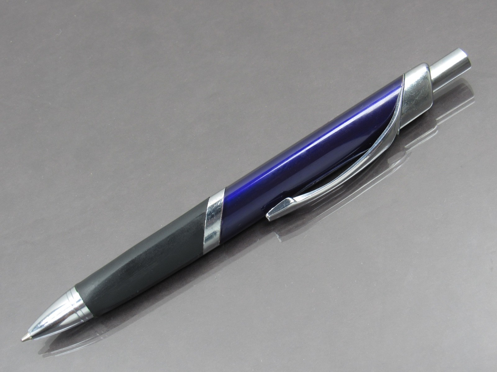 Triangular Beauty Velcade PEN Drug Rep Pharmaceutical Promo Medical Advertising