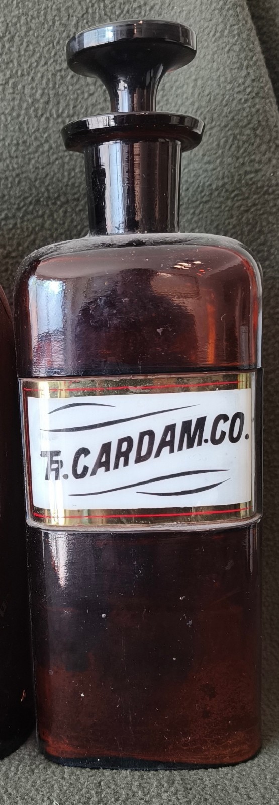 A LOT OF FOUR WT&CO AMBER PHARMACY BOTTLES! GLASS LABEL