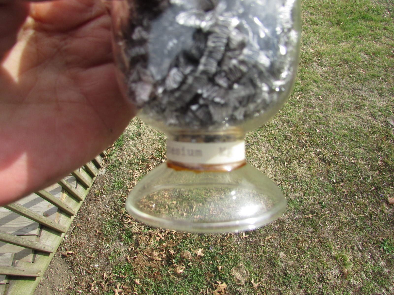 MAGNESIUM Mg Show Bottle DISPLAY Dome LABORATORY APOTHECARY SCIENCE Chemical !!