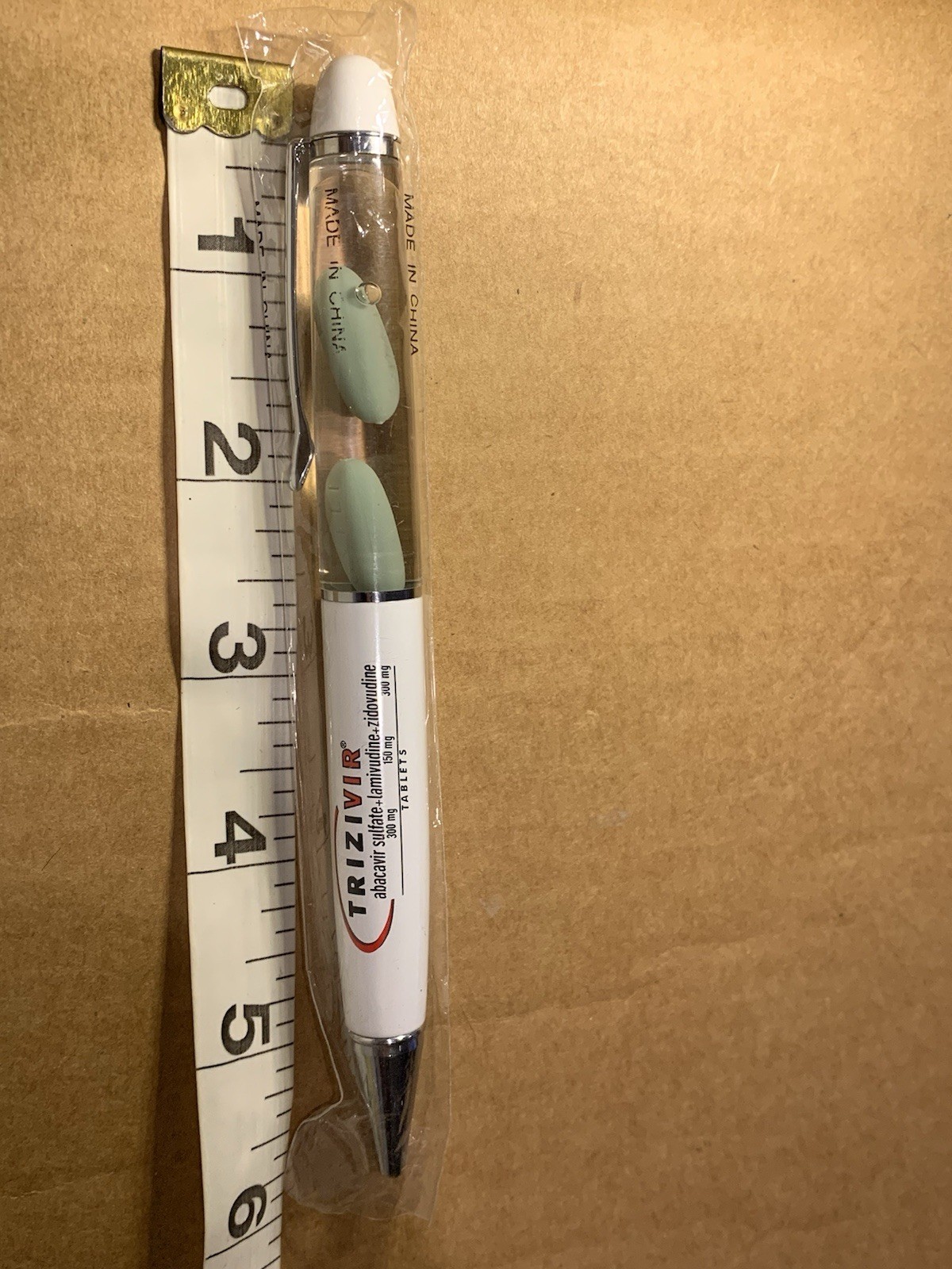 VTG Drug Rep Pen Pharmaceutical White,floating Tablets Unique Pen New in Plastic