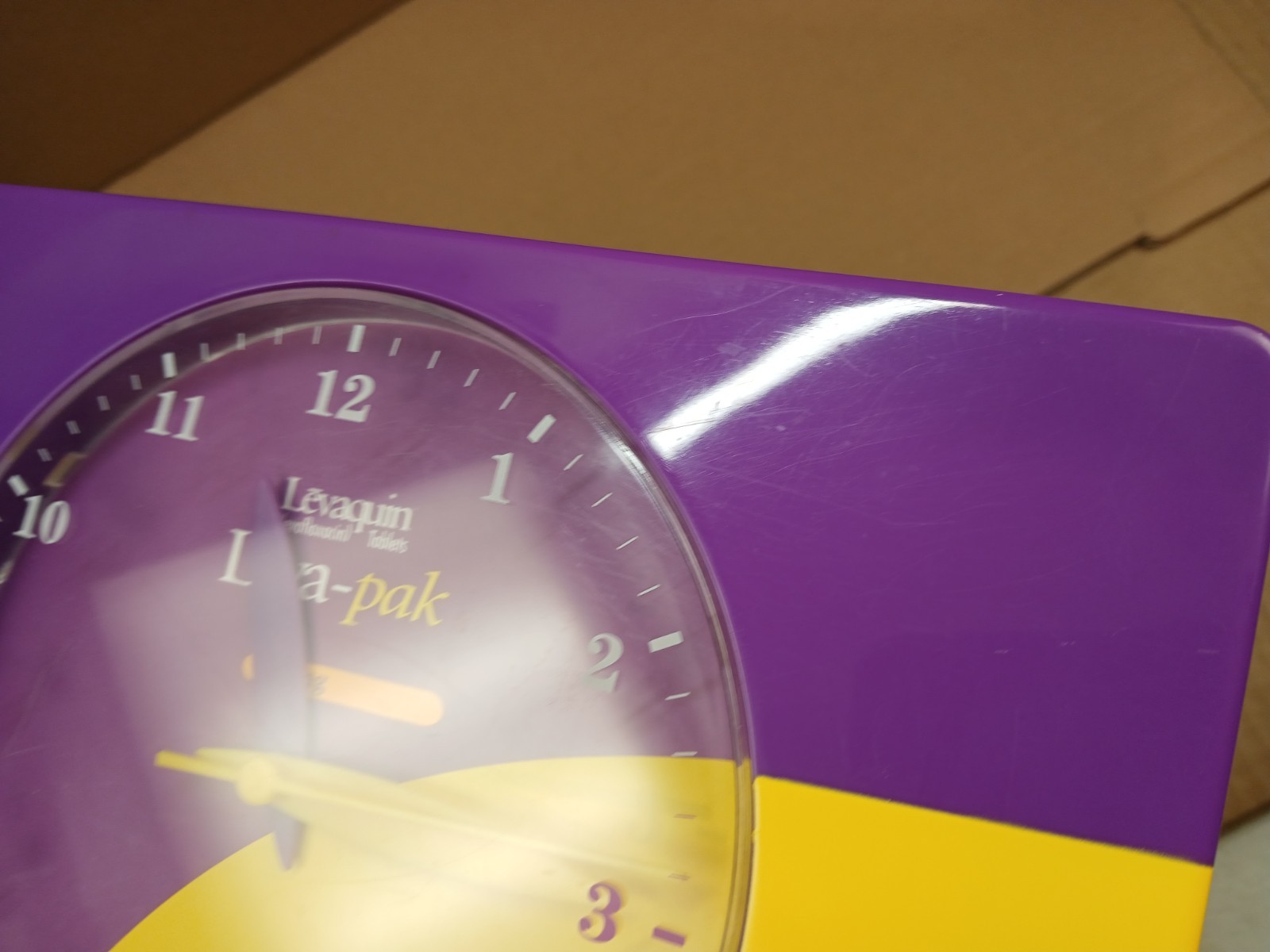 Quartz Movement Pharmaceutical Levaquin Leva-Pak Wall Clock Preowned