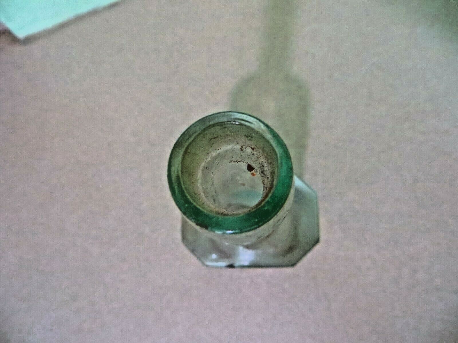 OCTAGON GREEN GLASS LONG NECK FLETT PHARMACEUTICAL DRUGGIST DOCTOR MED BOTTLE