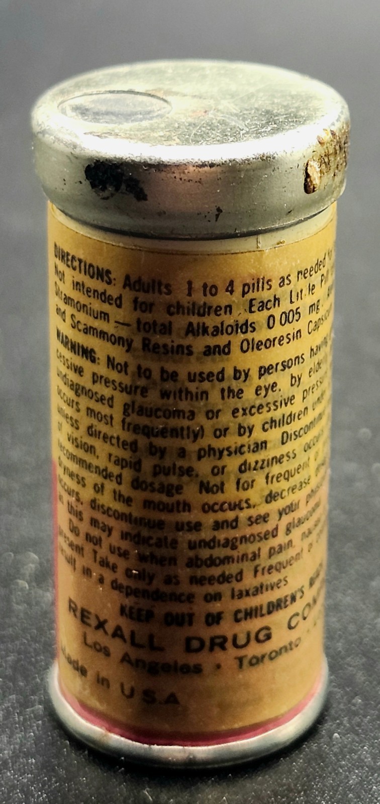 *LOOK* Antique Powder & Medicine Tins – Great Bathroom Decor or WW2 Re-Enactors