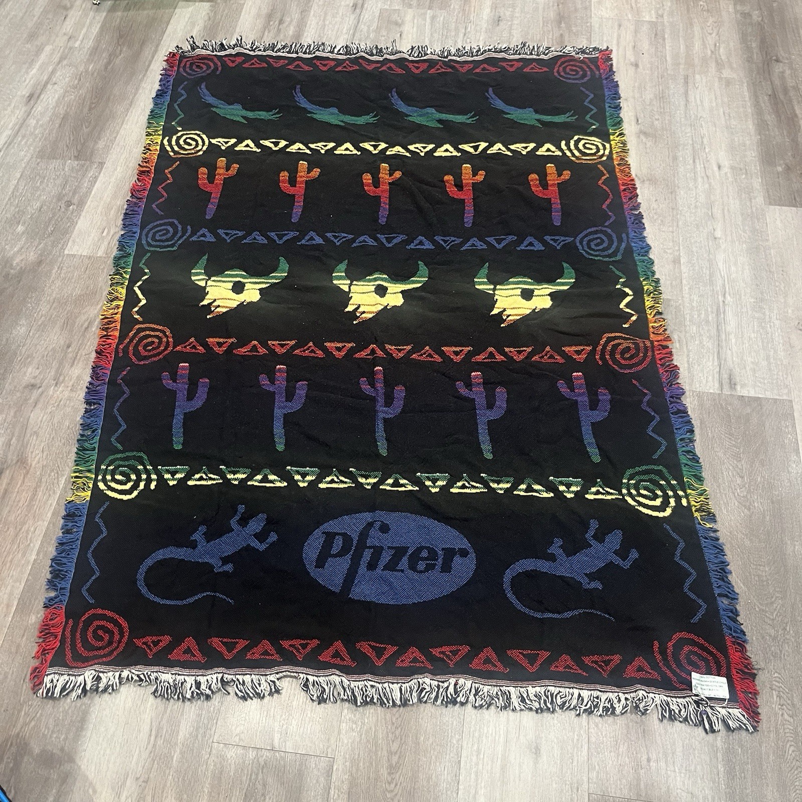 RARE PFIZER BLANKET WESTERN THROW Cactus Tribal 48 x 69″ Pharmaceutical Collect