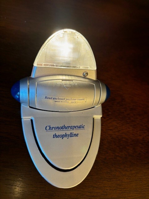 Drug rep-“Uniphyl” chart clip with bright light to see notes! w/2 AAA batteries!
