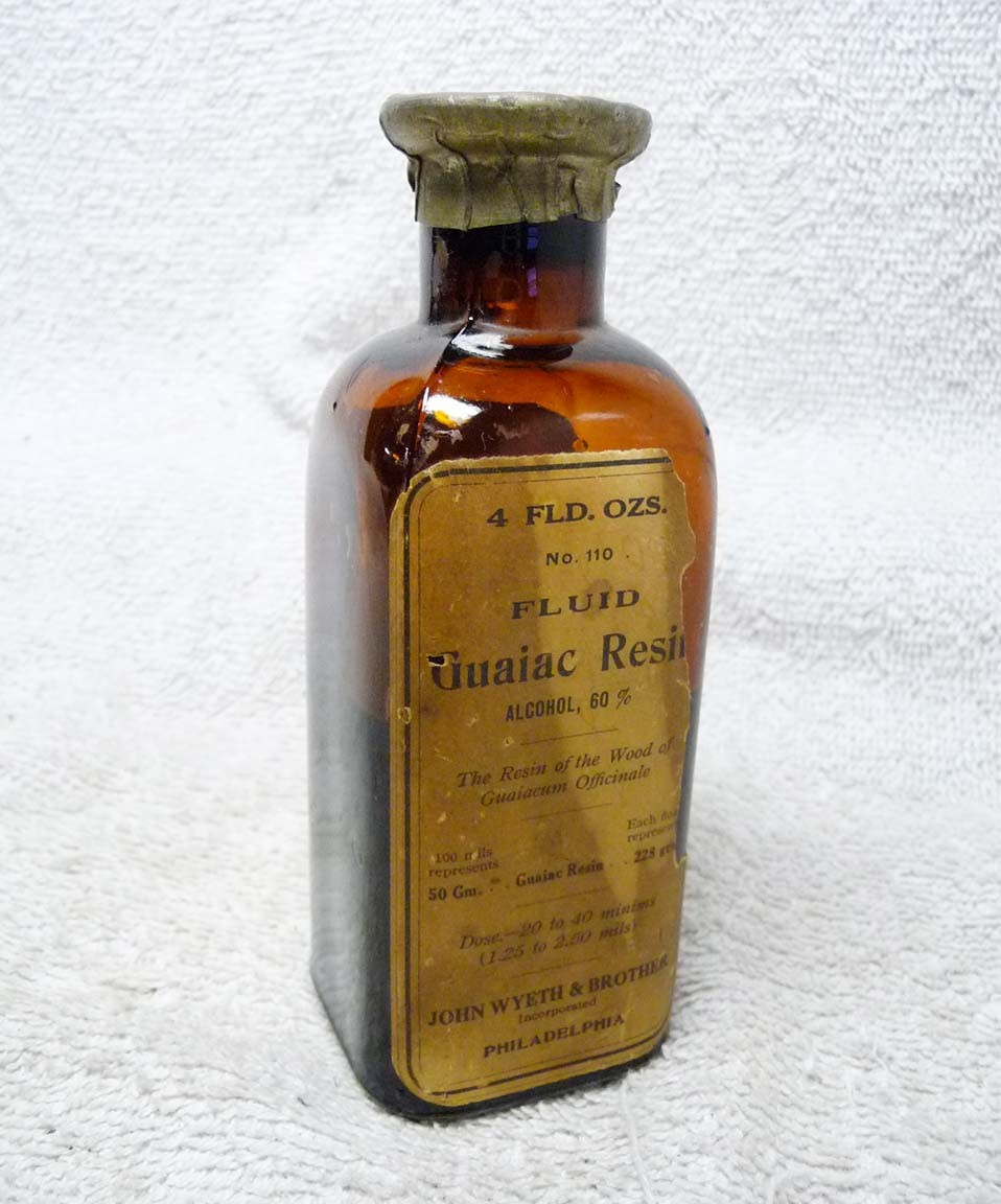 Antique Early 1900’s John Wyeth & Brother GUAIAC Resin Fluid Bottle w/ Lead Seal