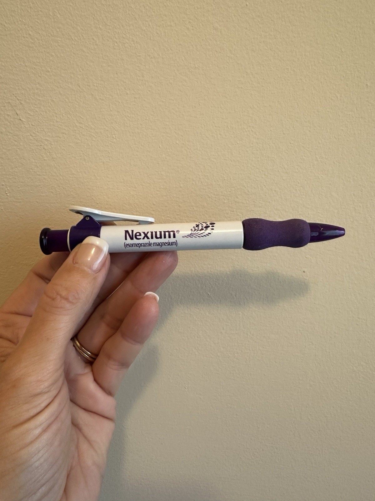Vtg Nexium Pharmaceutical Drug Rep Black Ink Pen Purple White Soft Grip Works