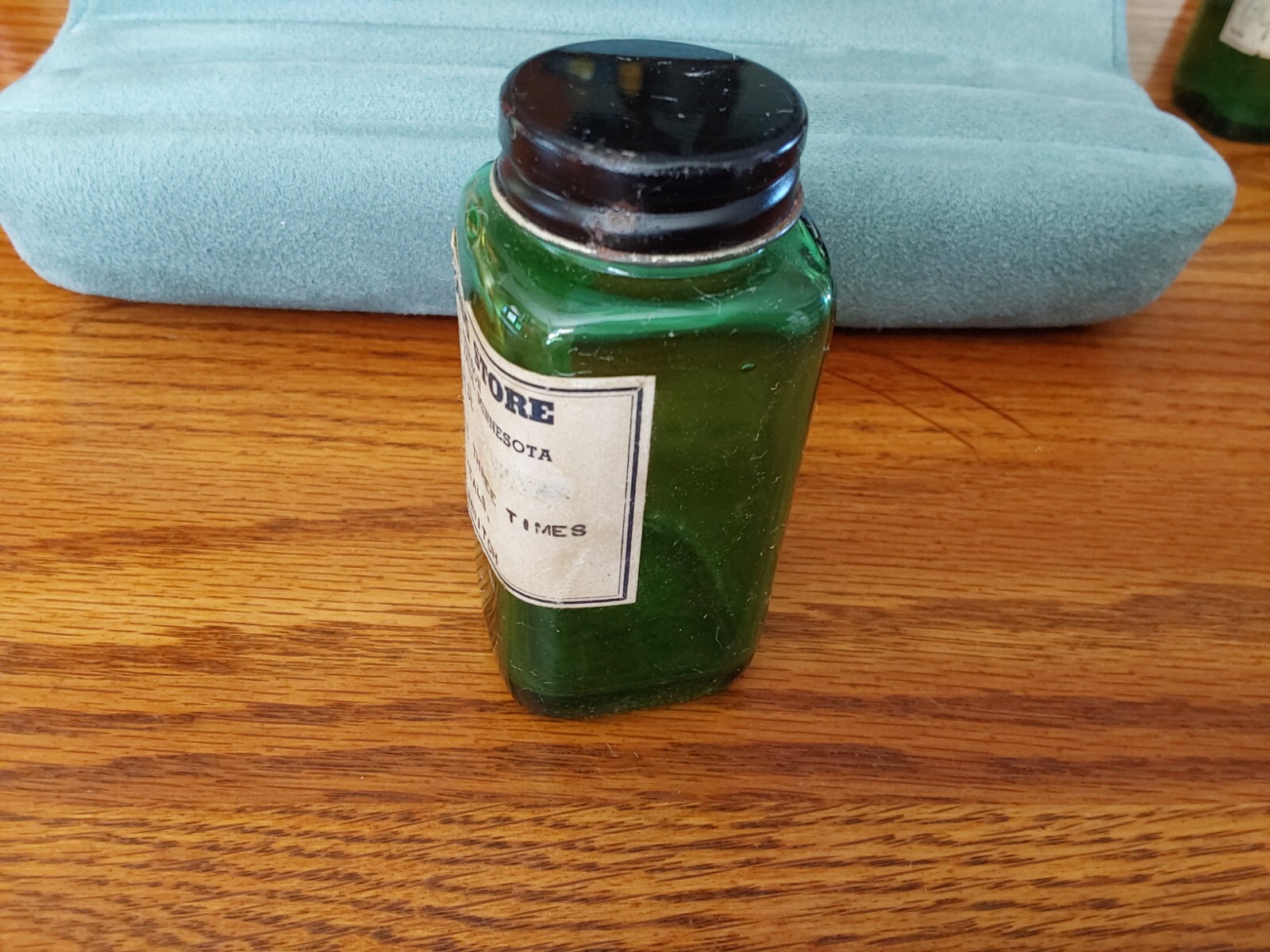 VTG Green Glass Prescription Bottle 1952 CITY DRUG STORE INT. Falls, Minnesota