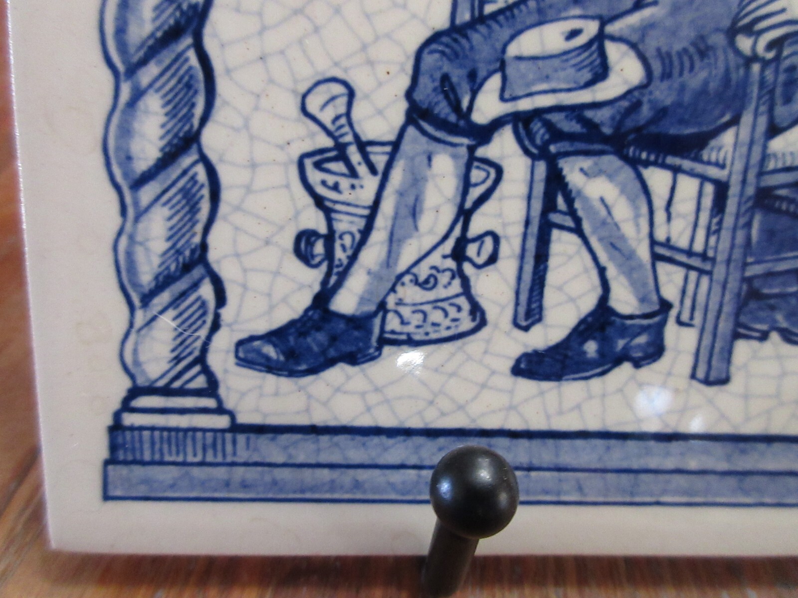 1986 DELFT HOLLAND LTD Ed BURROUGHS WELLCOME CO. TILE 17th Century PHARMACIST