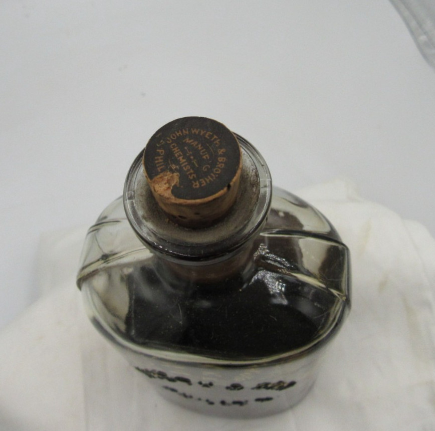 BW – 1920’s John Wyeth Philada Pa Elixir of Gentian 7 5/8″ Clear Medicine bottle