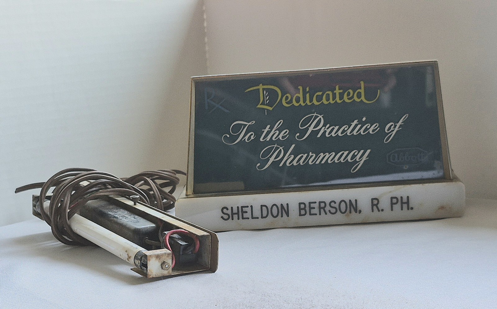 Vintage Abbott Laboratories Electric Advertising Light-up Pharmacy Sign
