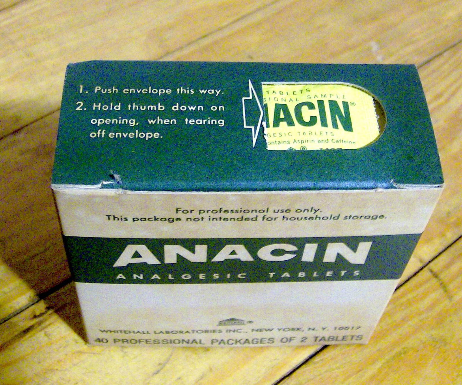 RARE vintage 1960s ANACIN BOX pharmaceutical physician sample doctor MEDS pills