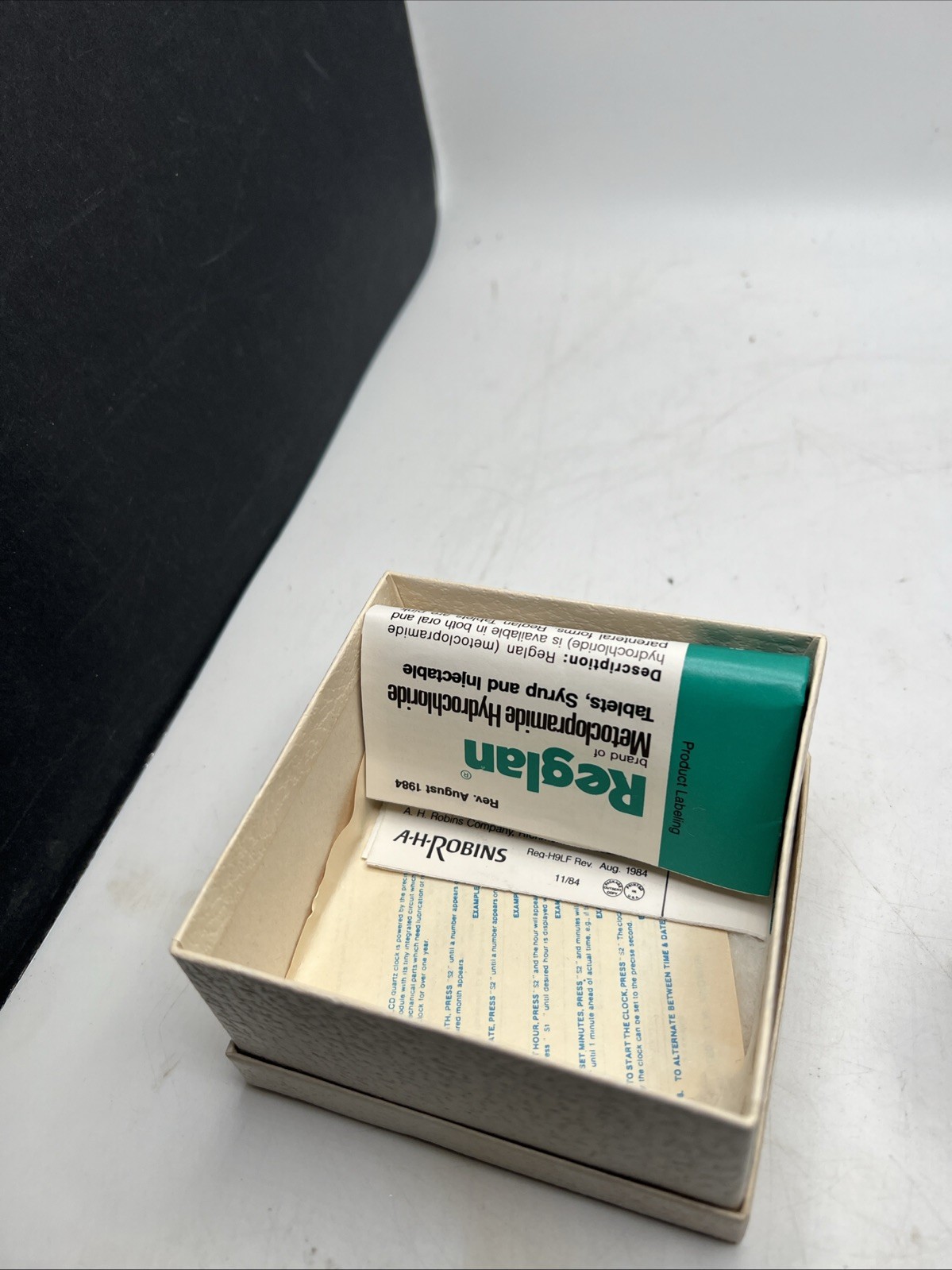 Reglan Metoclopramide HCI Reflux Vintage Pharmaceutical Rep Quartz Clock Stand
