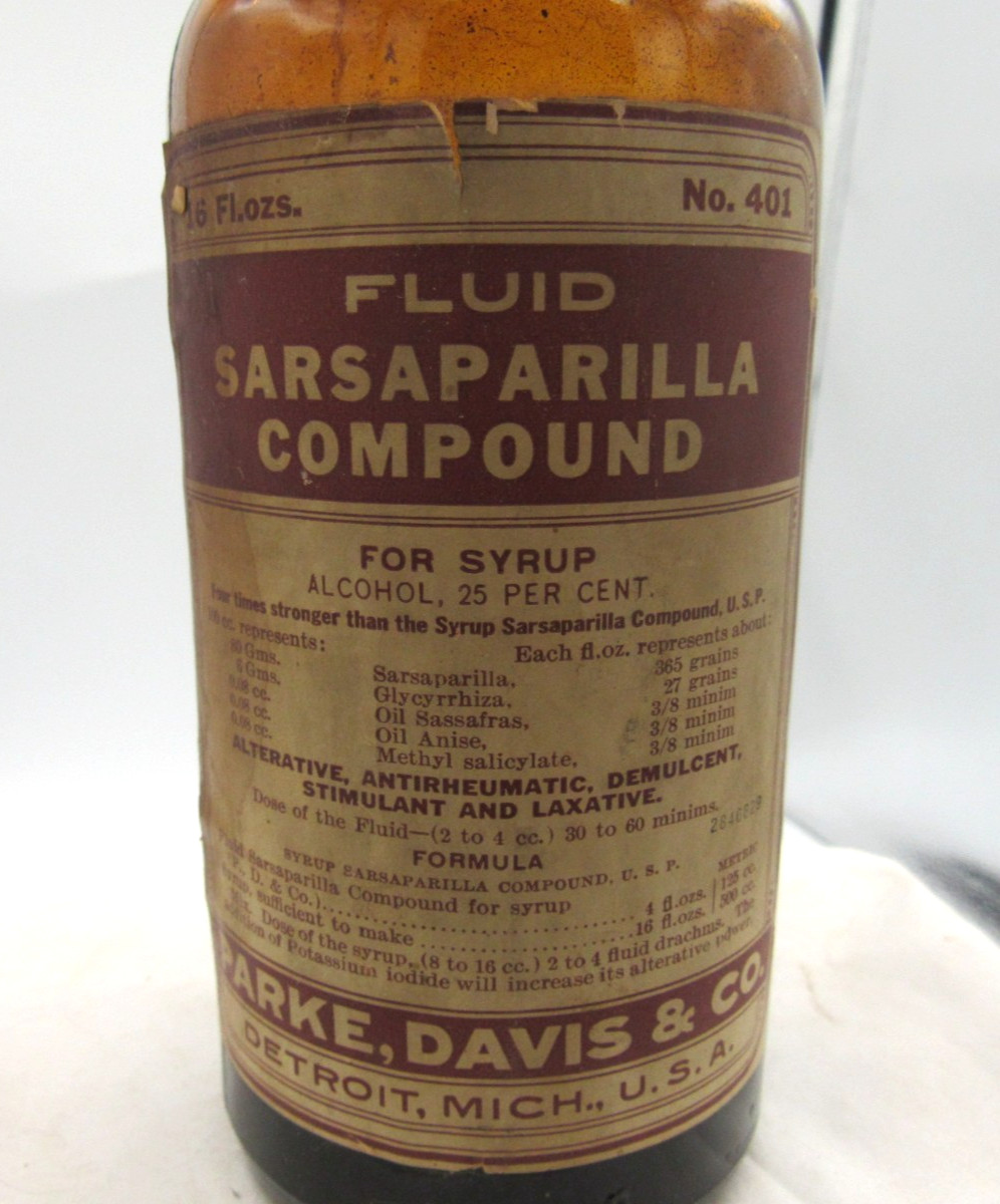 BW – 1910’s Parke, Davis & Co Detroit Mich Sarsaparilla Amber Medicine bottle
