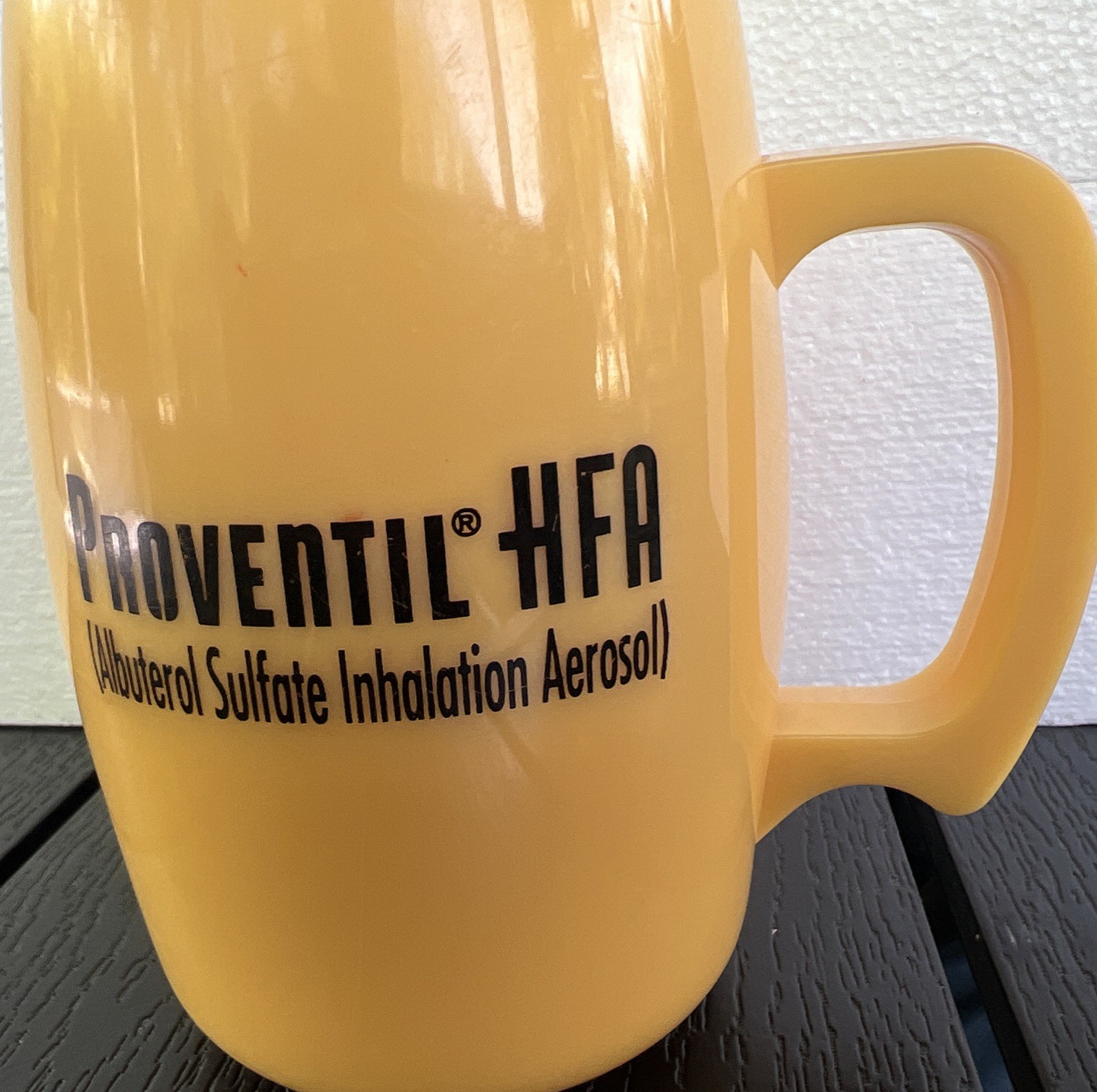 NEW Proventil HFA Yellow Plastic 16 oz Coffee Mug Pharmaceutical Rep USA Unused