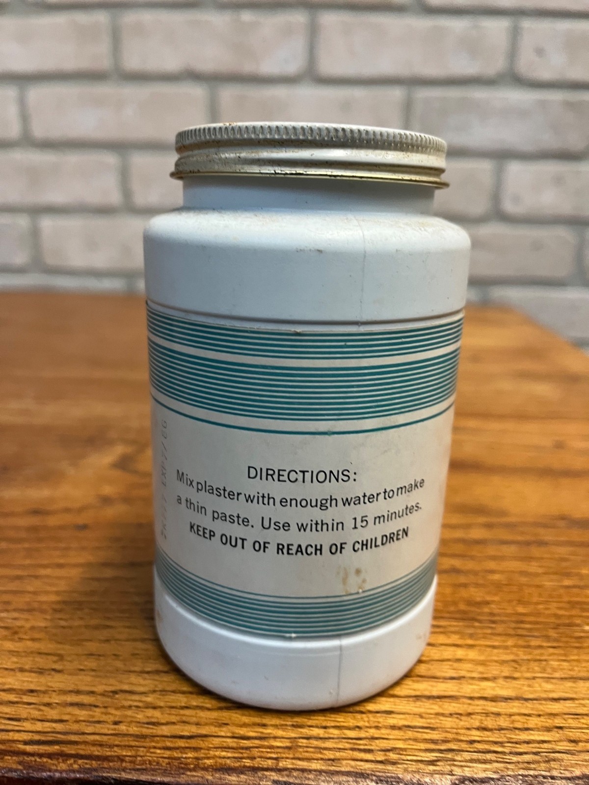 Vintage Kent Drug Company Plaster Paris Plastic Jar Can w/ Contents