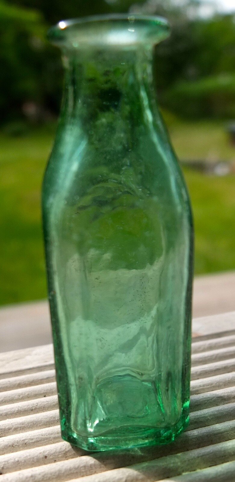 Vintage Green Glass Small Pharmaceutical Bootle