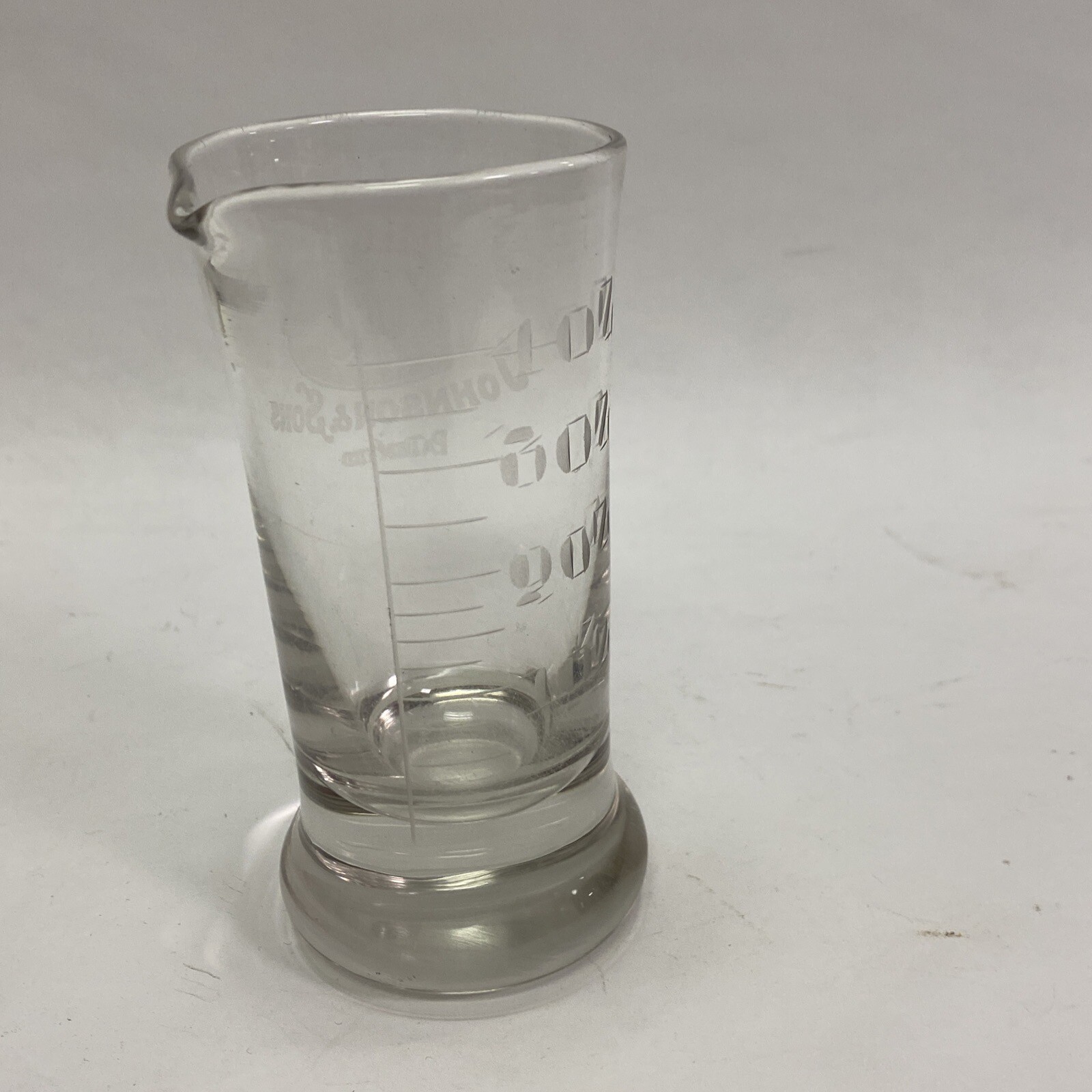 VTG PHARMACY APOTHECARY GLASS BEAKER 4 OZ JOHNSON AND SONS CRUSHMETER MEASURE