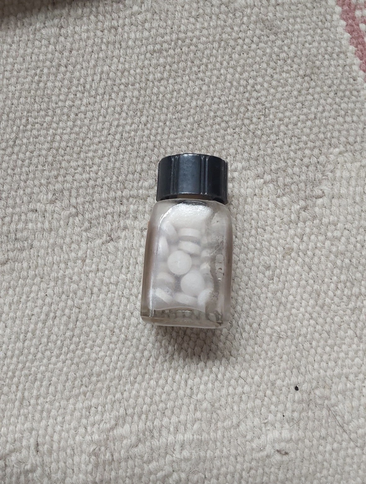 Antique 1930’s Reed & Carnrick Estrogenic Hormone Glass Medicine Bottle