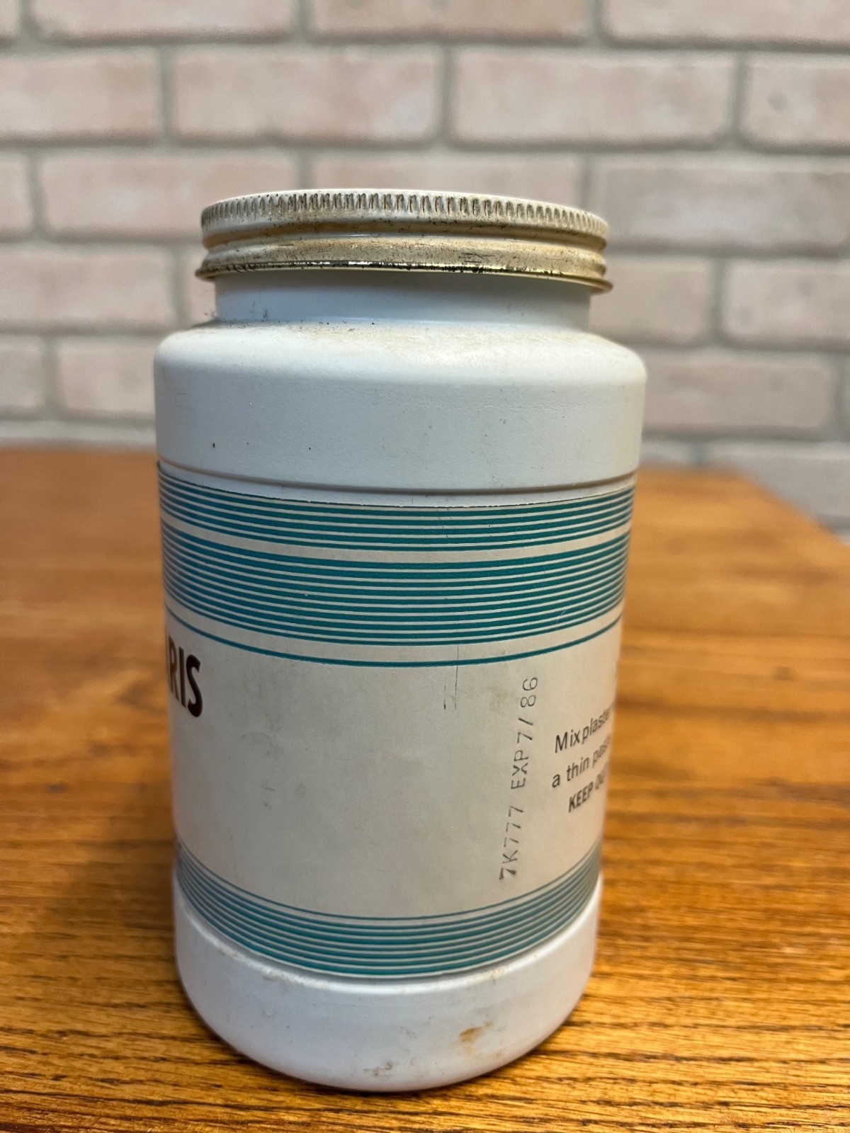 Vintage Kent Drug Company Plaster Paris Plastic Jar Can w/ Contents
