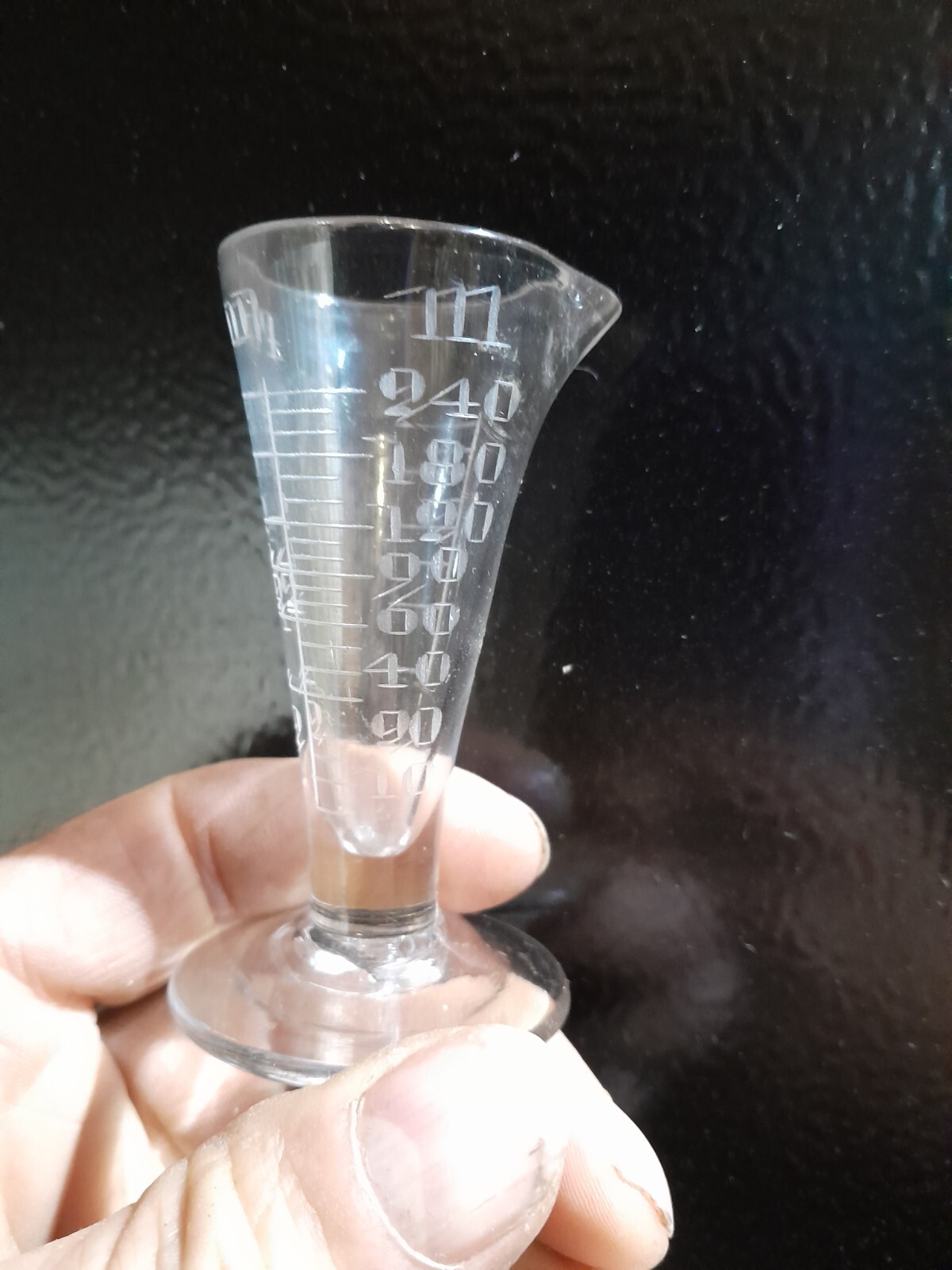 Antique Victorian measuring glass beaker apothecary etched marks Fl. DR