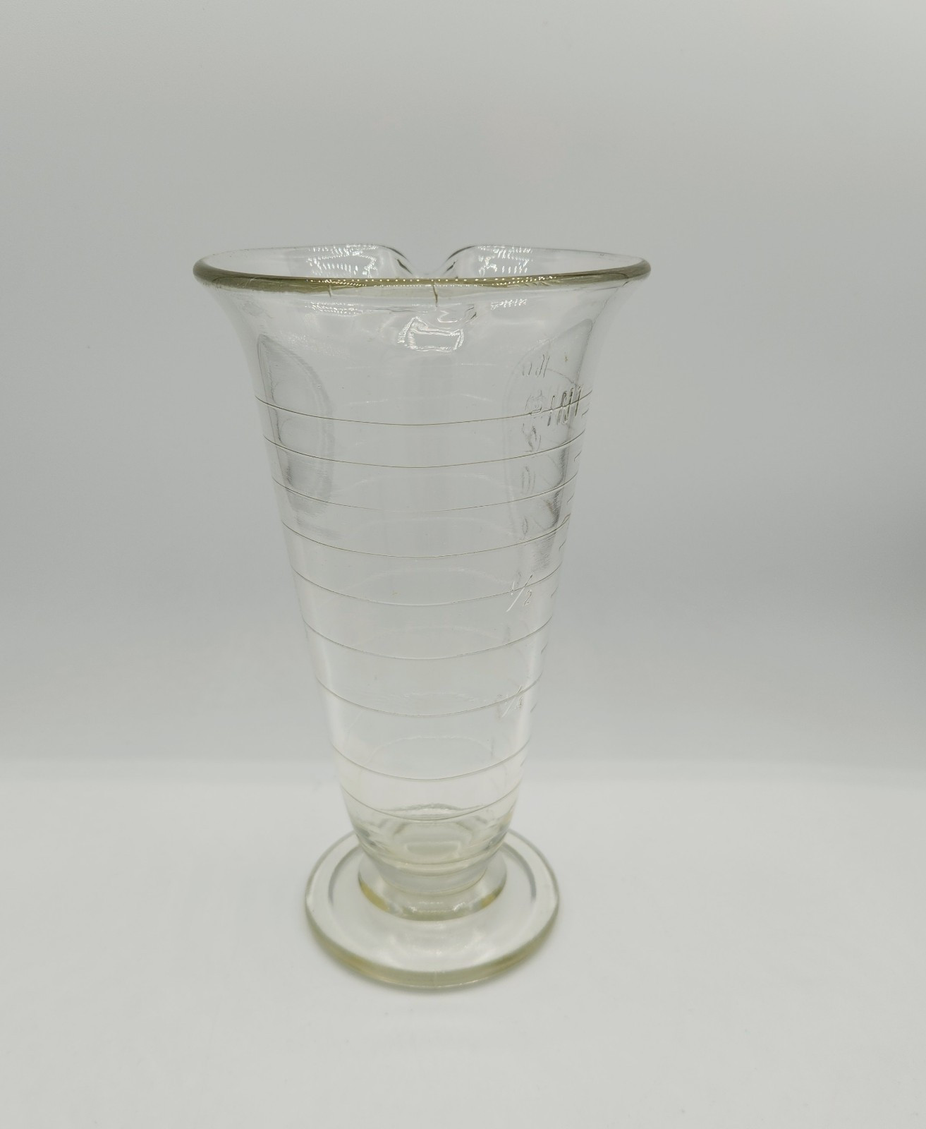 VTG Apothecary Beaker With Spout Measuring Pharmacy Science Lab 8.25″ 16oz GLOW