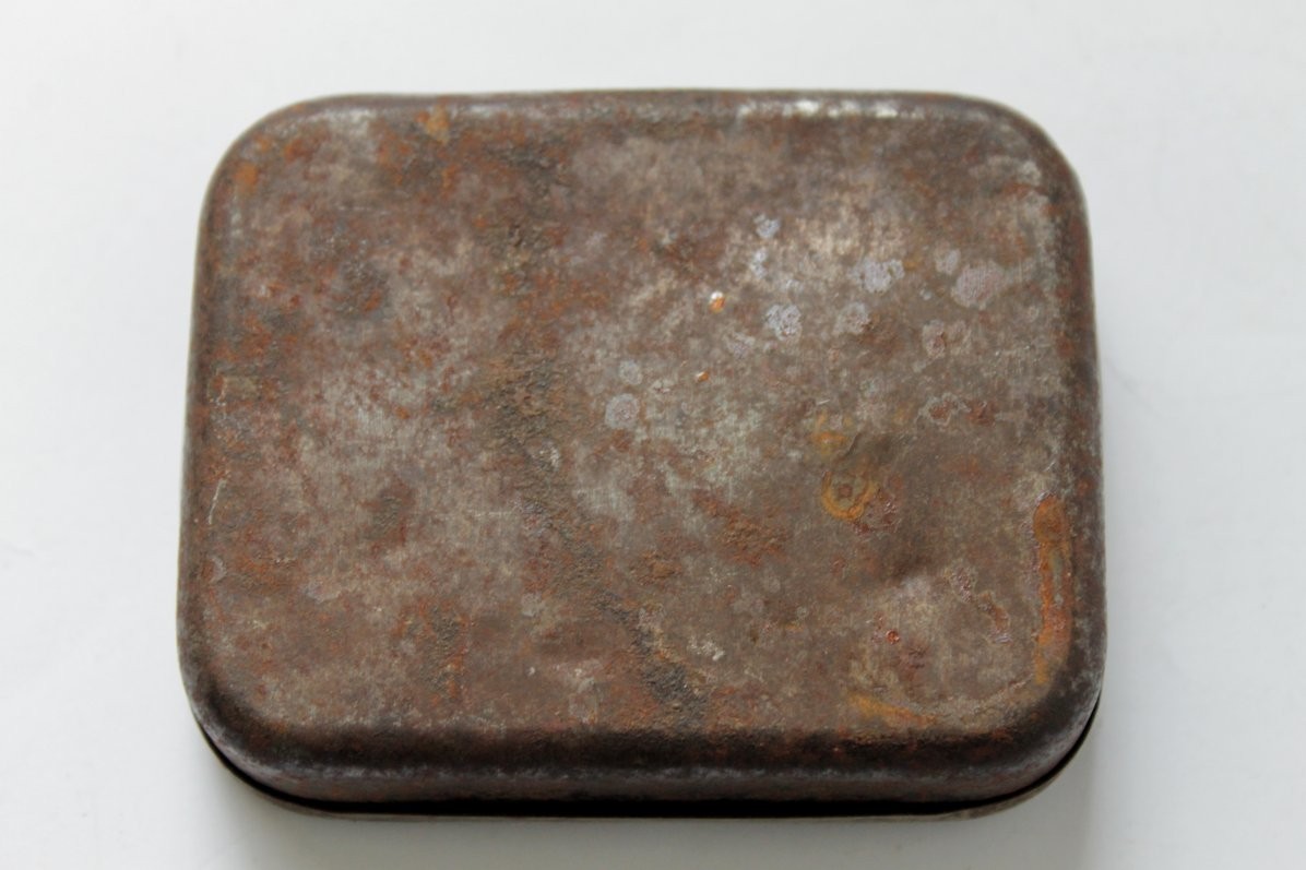 Antique German RISINETTEN Medical Pills Empty Tin Box 1940’s