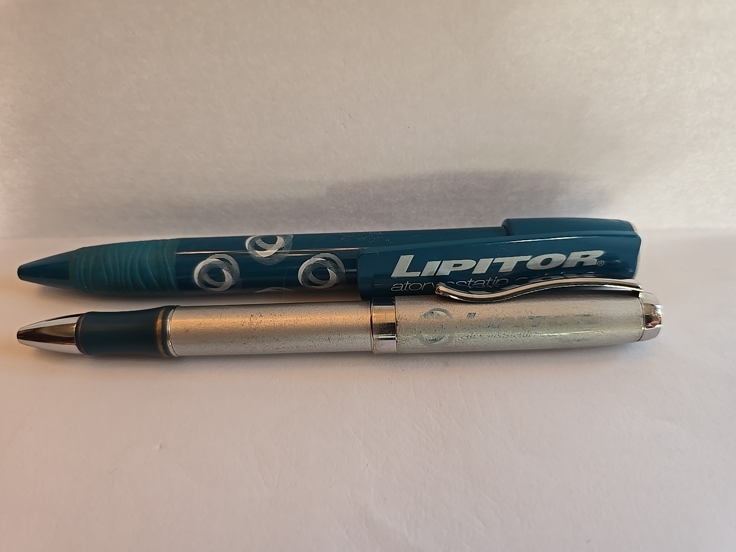 Lipitor Pharmaceutical Drug Rep Promo Ink Pens x2 Vintage Metal