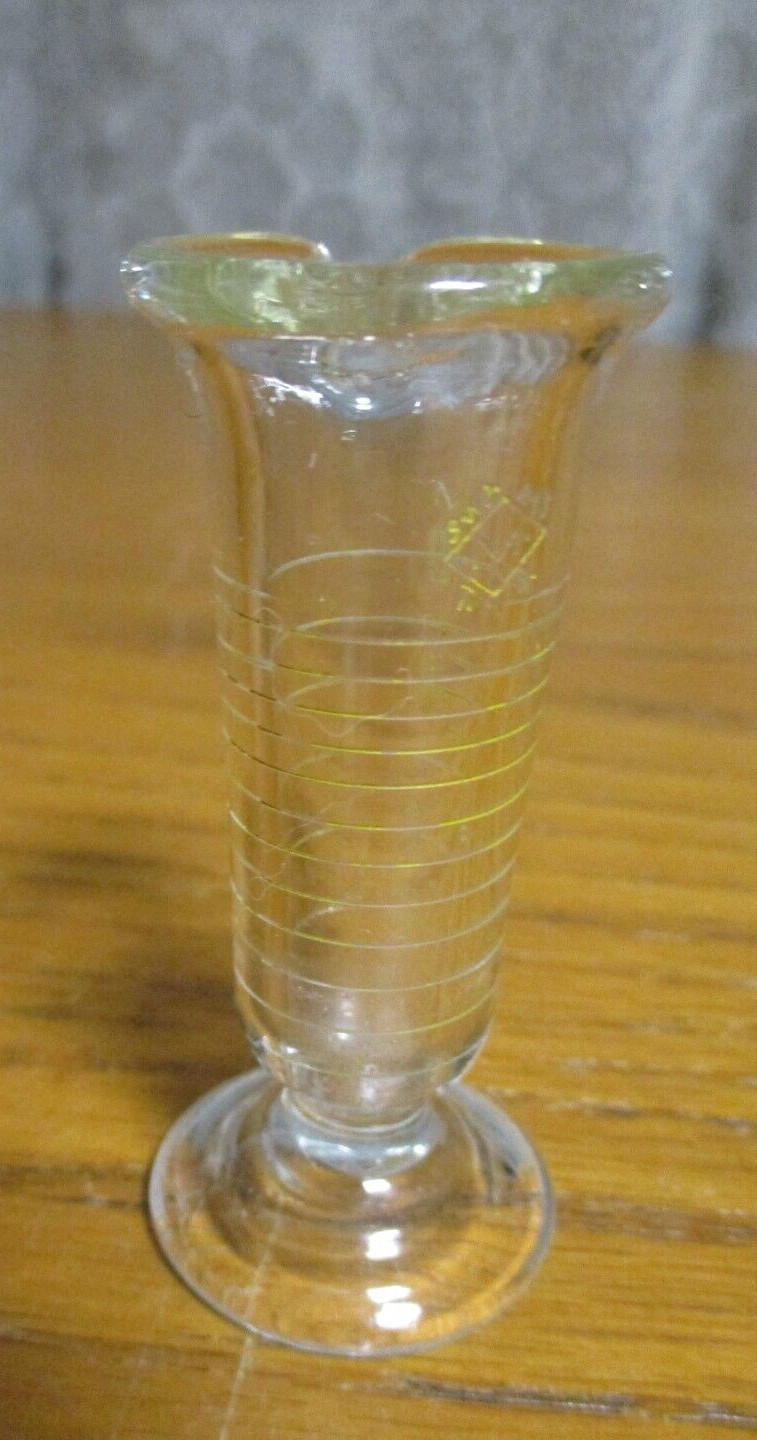 Vintage Graduated Beaker 80 Microliter Glass Footed Pharmacy – 2 3/4″ tall – EUC