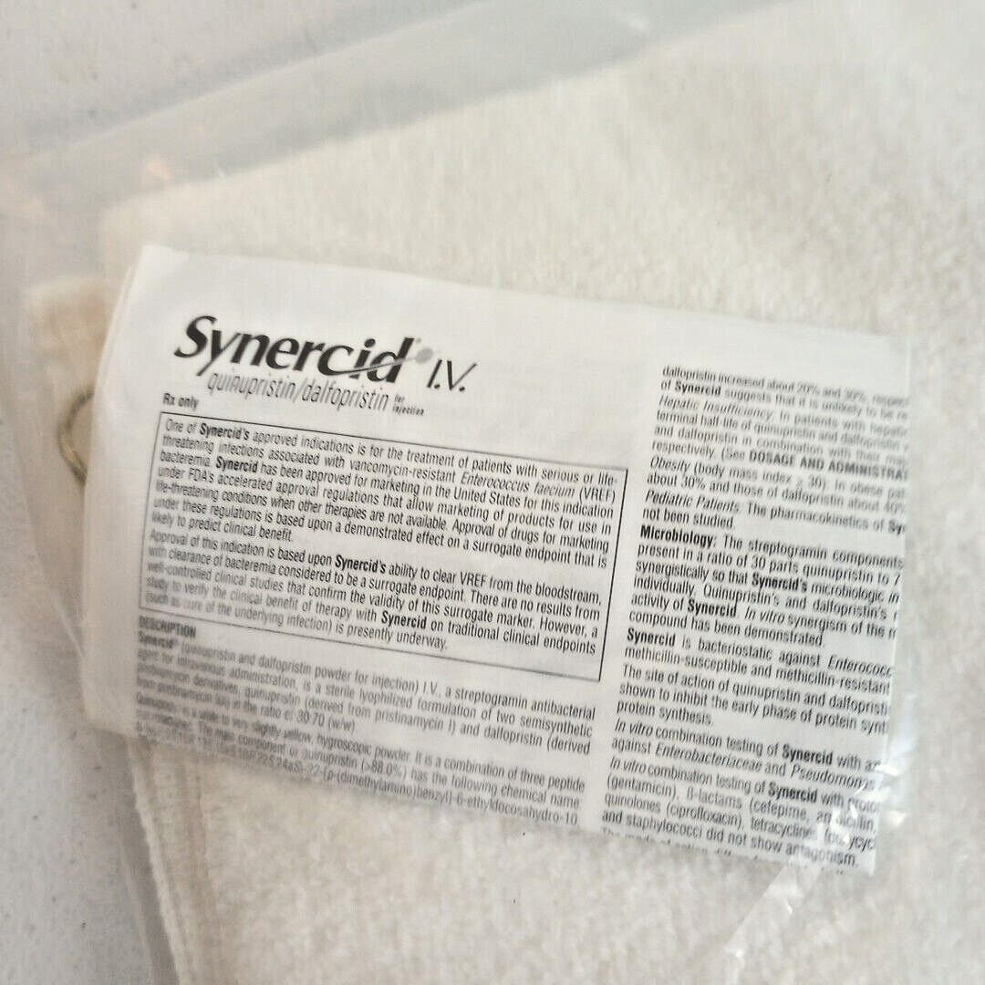 New Vintage Pharmaceutical Advert Promo Synercid IV Golf Towel w Ring Sealed USA
