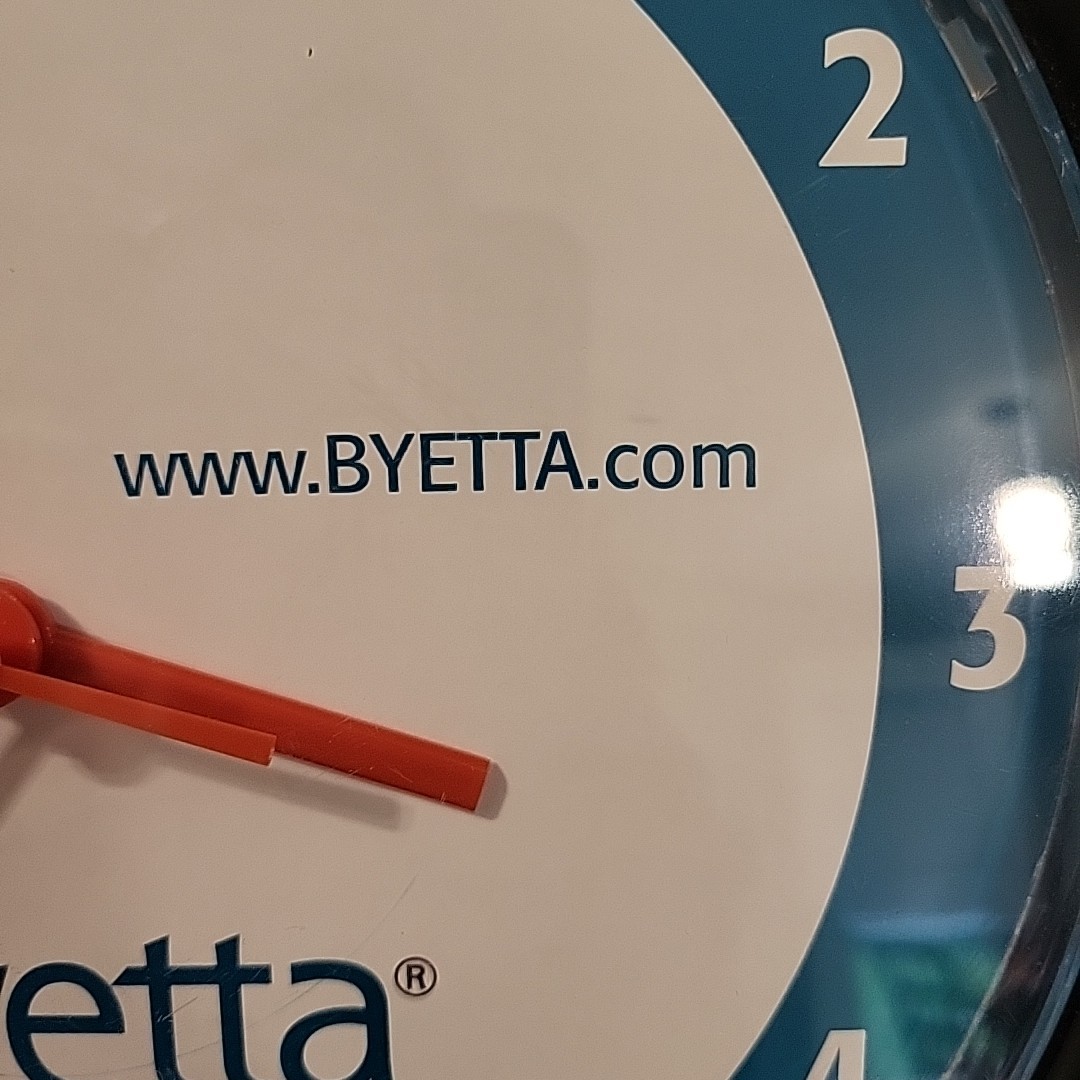 VINTAGE Byetta Pharmaceutical Drug Rep Promotional Quartz Wall Clock USA