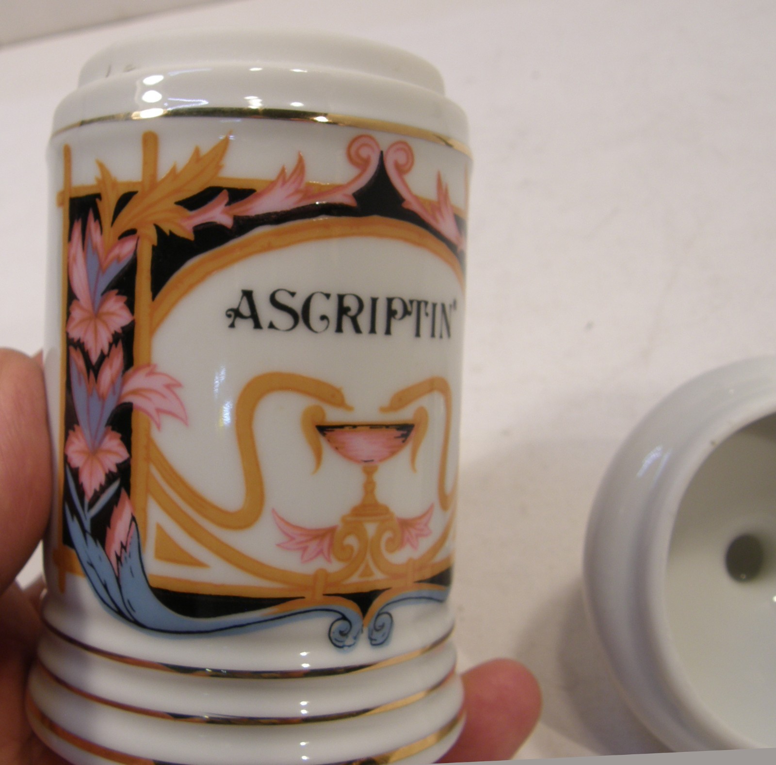 VINTAGE PORCELAIN ASCRIPTIN APOTHECARY PHARMACY JAR W/LID DRUG REP PHARMA