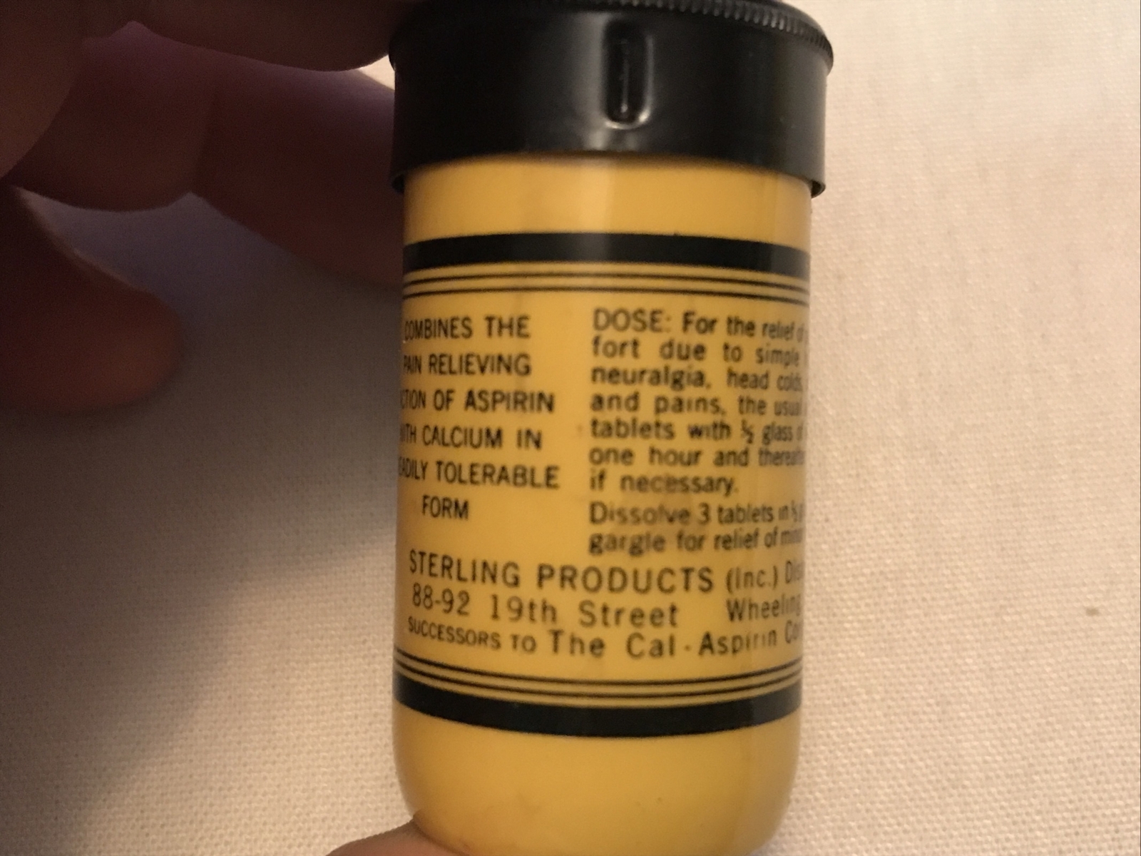 CAL ASPIRIN VINTAGE FULL TUBE IN ORIGINAL BOX, STERLING PRODUCTS, WHEELING