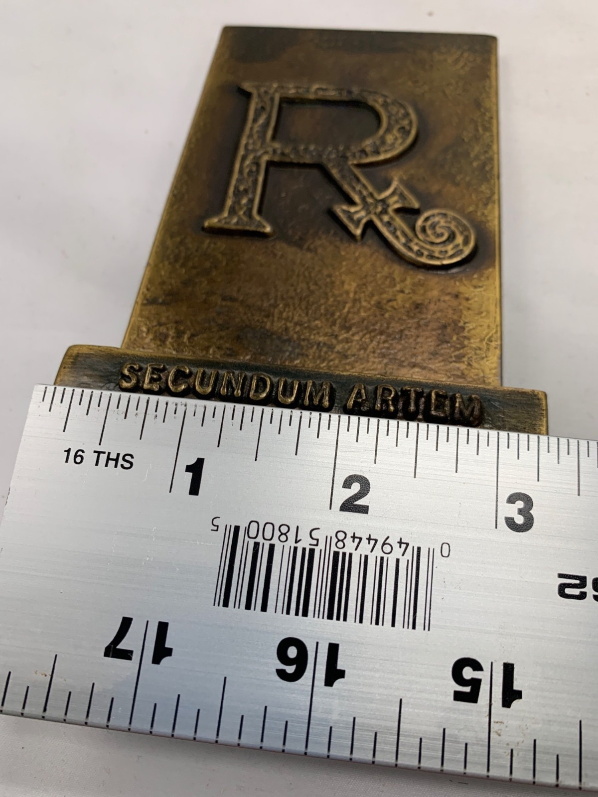 Brass Secundum Artem 1976 Plaque Paperweight With Decorative “R” Design
