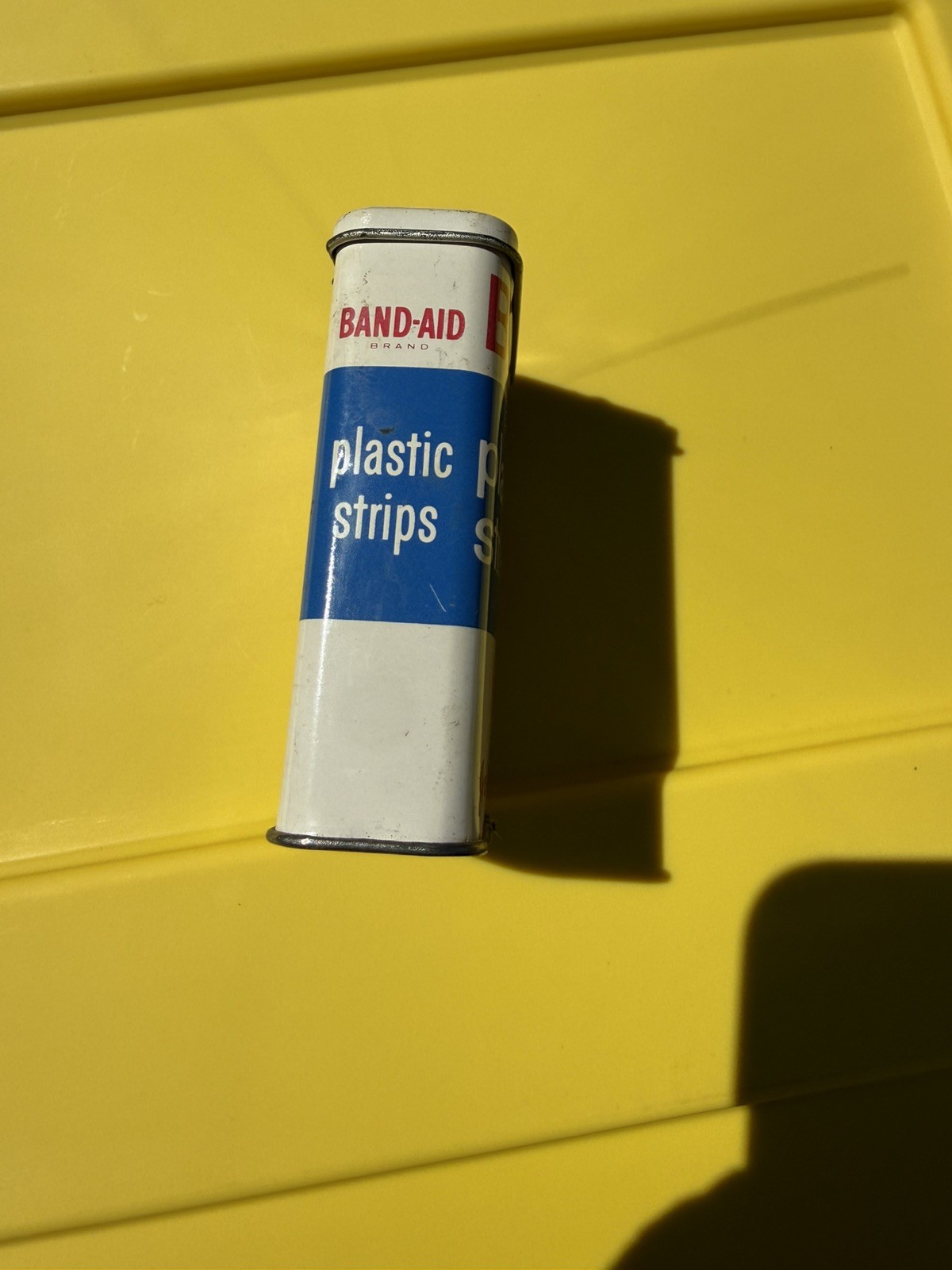 Vintage Band-Aid Plastic Strips Metal Tin Johnson & Johnson 49c Code 5614 USA