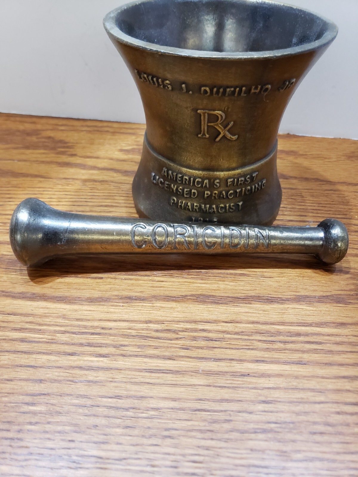 vintage 1977 Schering metal Mortar and Pestle 15th Edition Louis DuFilho