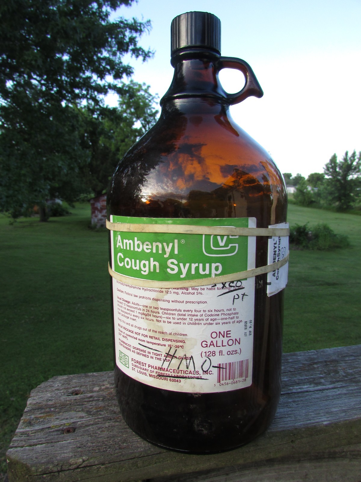 Empty AMBENYL Cough SYRUP – 1 Gallon JUG – EXPIRED in 1990 Great AUTHENTIC Piece