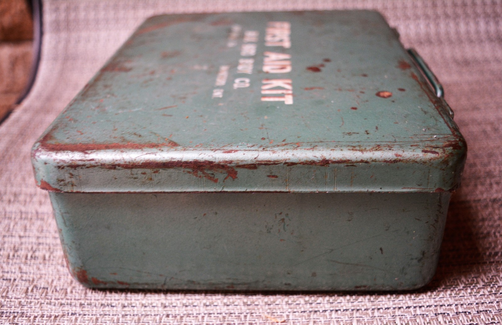 VTG Metal First Aid Kit Box BLUE BIRD BODY CO. Coach Heavy Steel #116 Bluebird