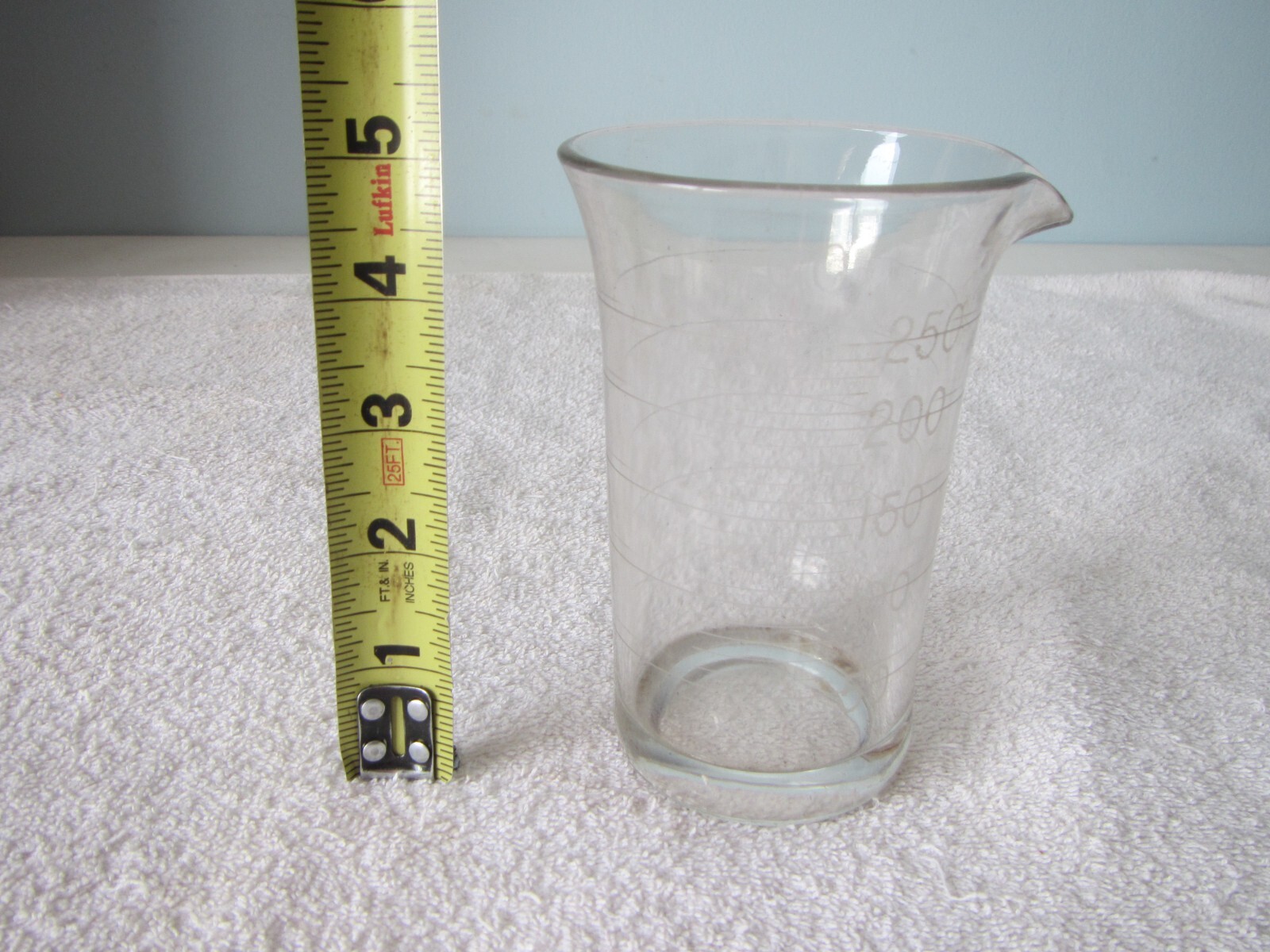 Vintage etched Glass Apothecary Measuring Cup Beaker w/ Spout 5″ 250 CC