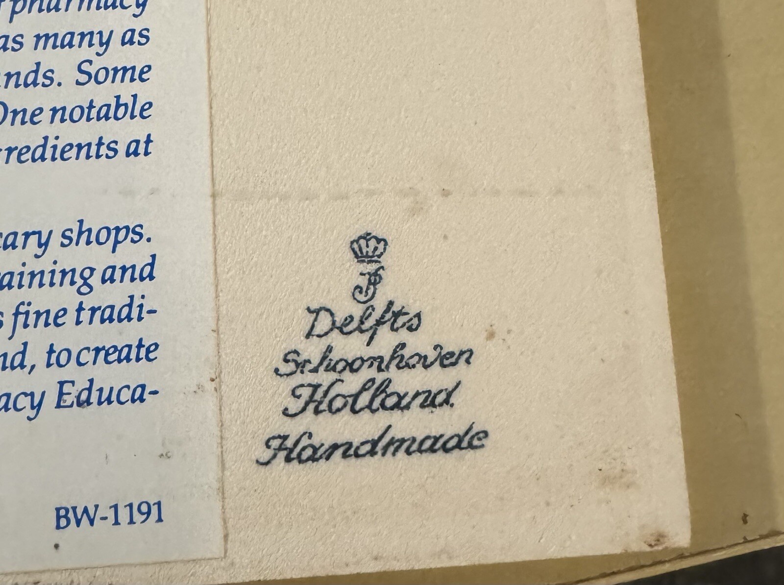 DELFT Holland Handmade Pill Tile Pharmacists Laboratory 1990